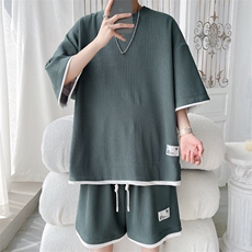 绿色