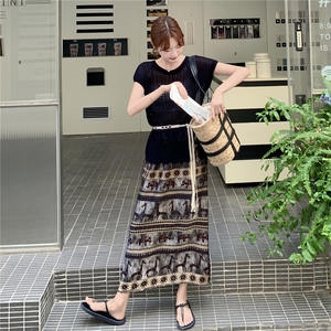 针织镂空T恤半身裙套装女夏盐系轻熟小众两件套爆款超火巨好看图片