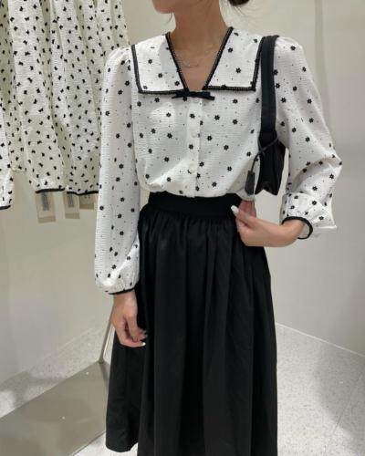 秋季娃娃领ins植绒印花小衫，其它，艾米缇