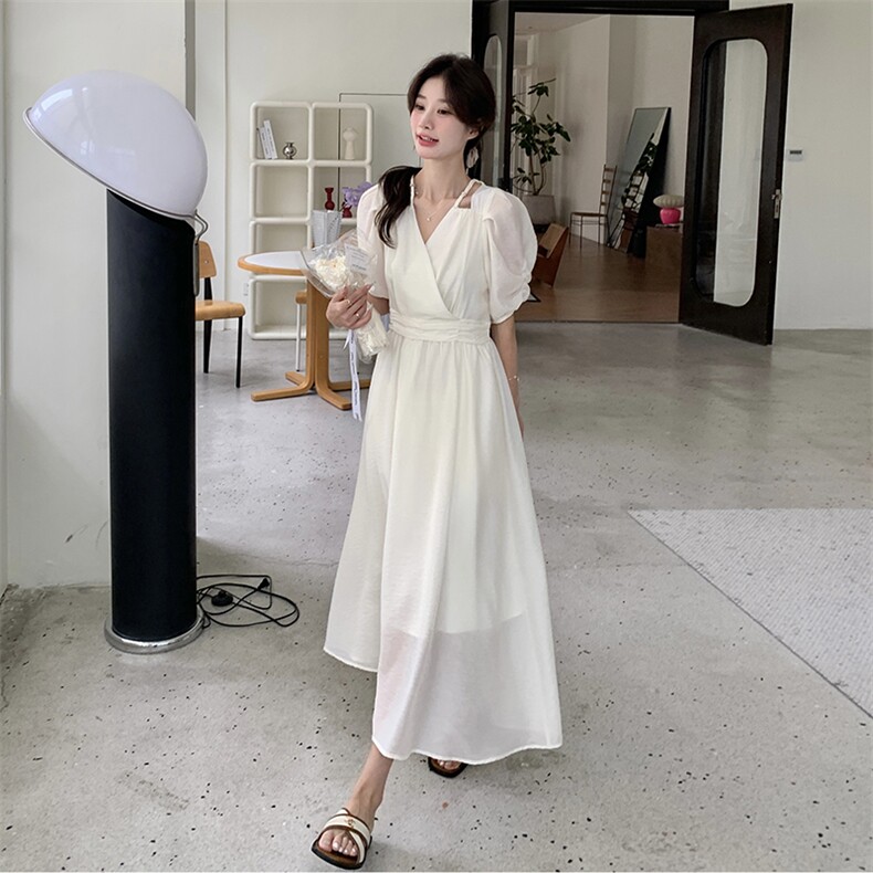 白色V领连衣裙女夏季新款法式高级感收腰显瘦气质女神范茶歇长裙,女装连衣裙,2C129