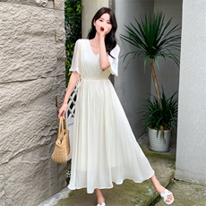 2024夏季新款高级感收腰显瘦气质仙女连衣裙轻薄时尚百搭长裙子，女装连衣裙，网红馆