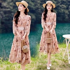 七分袖剪花连衣裙女2025年新款韩版V领气质收腰显瘦雪纺碎花裙子，女装连衣裙，魅丽静蓝