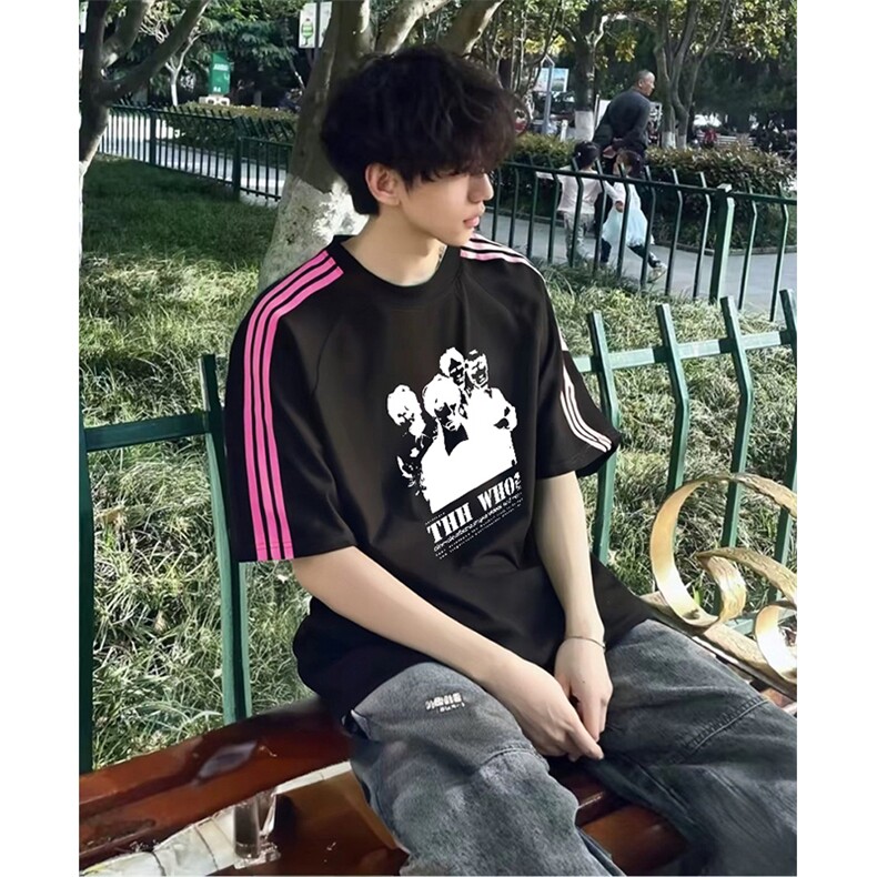 抖音得物品质二开240克宽松纯棉美式潮牌印花三条杠中性风短袖T恤图片