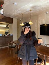 冬季新款夜光面料大毛领羽绒服，女装羽绒服，谦度