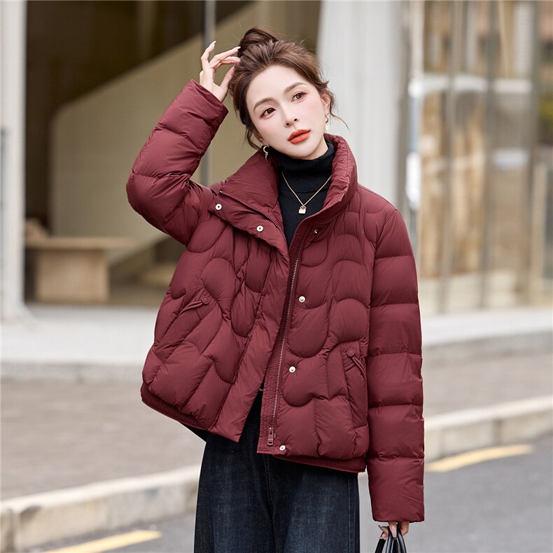 现货2025年新款白鸭绒90绒短款羽绒服女宽松显瘦上衣女保暖轻薄女,女装羽绒服,璐依舞