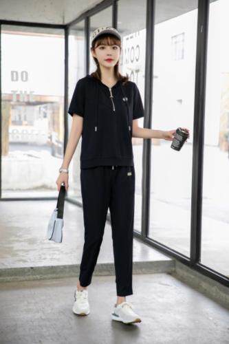 现货供应：冰丝休闲套装M一XXL，女装套装/套裙，拉思维加丝