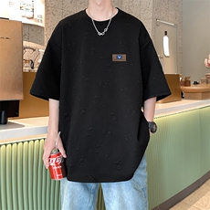 黑色