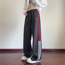 深灰色
