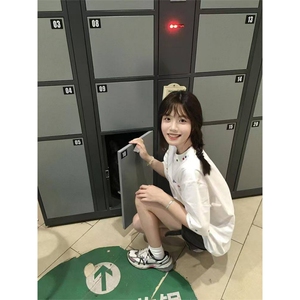 H0515-p35 高品质刺绣设计感T恤时尚百搭休闲简约风宽松短袖T恤女图片