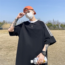 黑色