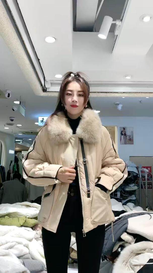 设计师款。大毛领羽绒服，女装羽绒服，泰靡(1F)