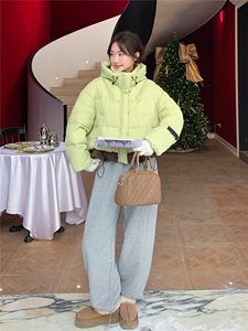 新款糖果色连帽羽绒服保暖2025年冬季2C267-985-P265-K388图片