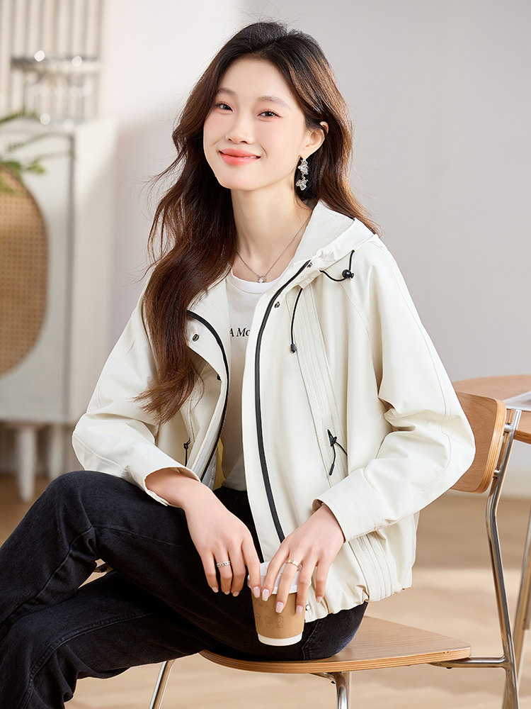 短款风衣外套女春秋2025新款韩版小个子时尚气质宽松休闲女装上衣,女装短外套,丽影随形