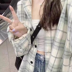绿色格子衬衫女新款宽松春秋季设计港风chic学生衬衣长袖上衣外套图片