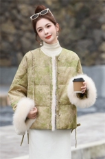 【bao款大货已出】2026冬装新款新中式花边水貂毛狐狸毛羽绒外套，女装羽绒服，雅静靓衣