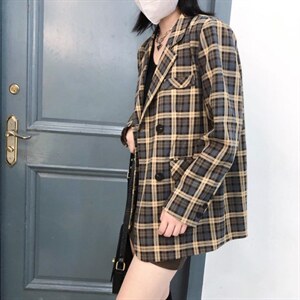 格子西服图片
