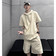 米白色