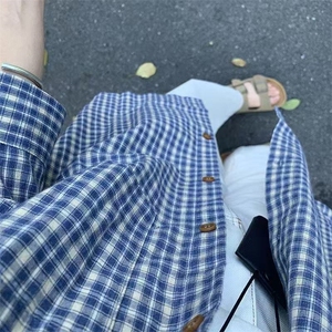 W563-P38 美式复古蓝色格子衬衫女秋宽松oversize原宿衬衣外套图片