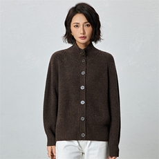 2025年秋季新款百搭女士系扣元宝针7针开衫，女装羊毛衫，邦太羊绒