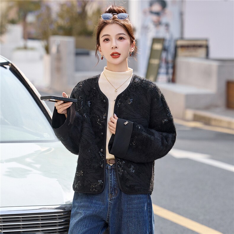 真兔毛绒短外套女冬季2025新品显瘦气质小众设计感新中式时尚女装,女装短外套,意芙