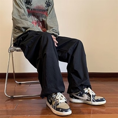 黑色