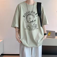 淡绿色