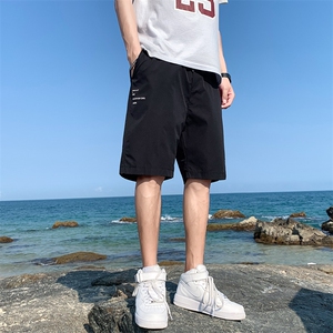 简约冰丝短裤男士夏季薄款大码潮牌ins运动裤痞帅外穿宽松五分裤
