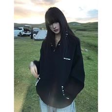 黑色