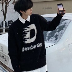 黑色