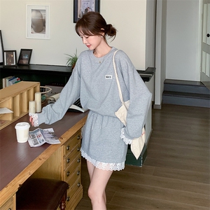 灰色蕾丝拼接卫衣套装裙女2025春季新款韩系减龄超火半身裙两件套图片