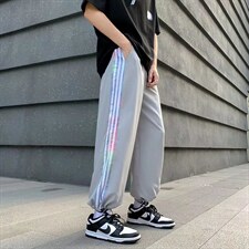 灰色