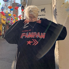 黑色