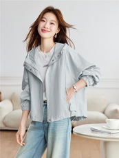 现货！2026春季新款简约休闲优雅时尚具有设计感女士连帽外套，女装短外套，木子恋