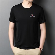 黑色