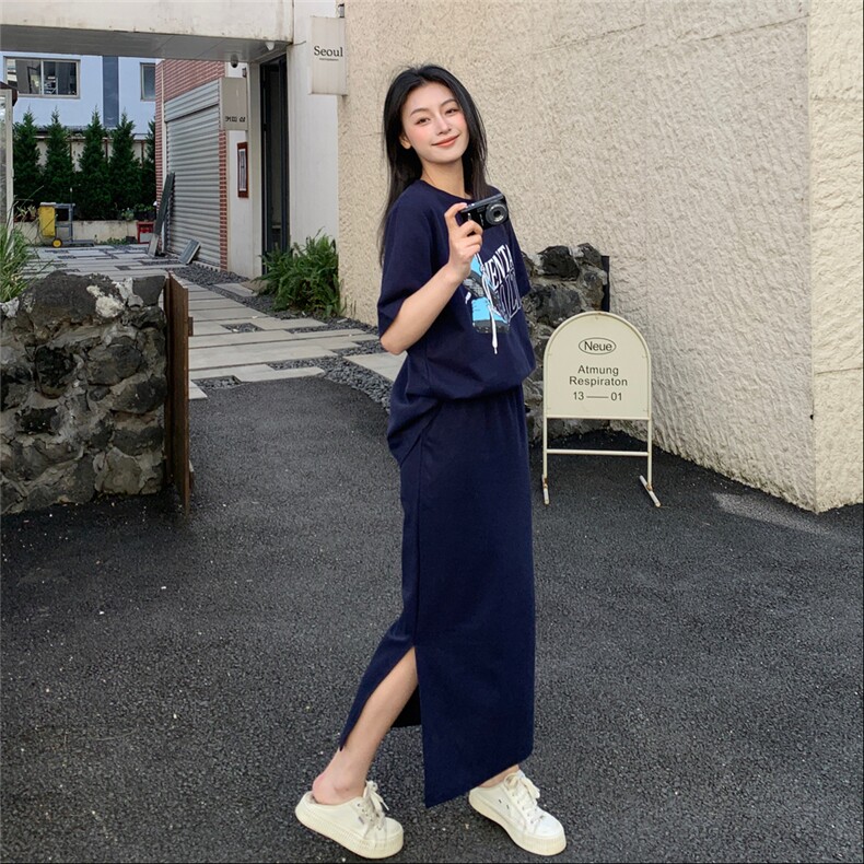藏青色休闲运动印花T恤半身裙套装女夏2025新款两件套超火高级感,女装套装/套裙,2C218