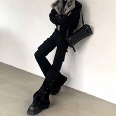 黑色