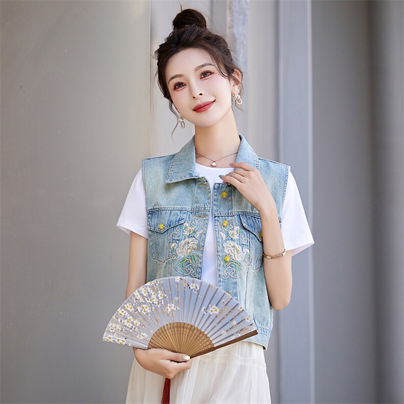 现货2024春季新款无袖牛仔马甲新中式坎肩马甲外套女刺绣上衣,商品下架区,韩然一族