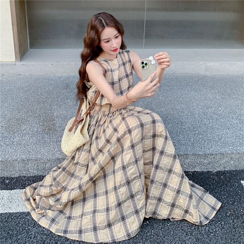法式复古格纹无袖连衣裙女2025夏季新款度假风气质减龄显瘦背心裙,女装连衣裙,2C167