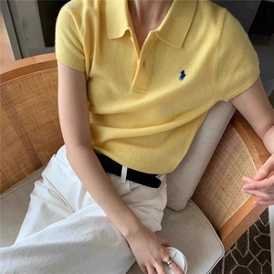 夏季通勤简约舒适百搭翻领小马图案短袖女款图片
