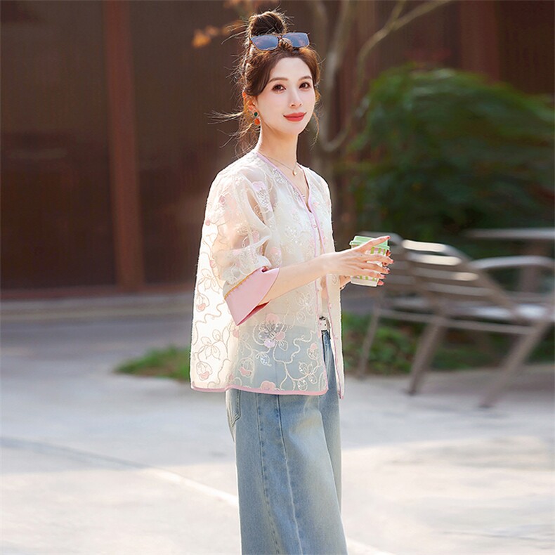 新中式精致刺绣薄款外套女2026春季新款高级感洋气减龄轻G风,女装短外套,奕薇雅