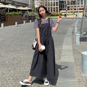 小众设计感纯色连体裙裤韩版休闲宽松收腰阔腿九分裤工装背带裤女图片