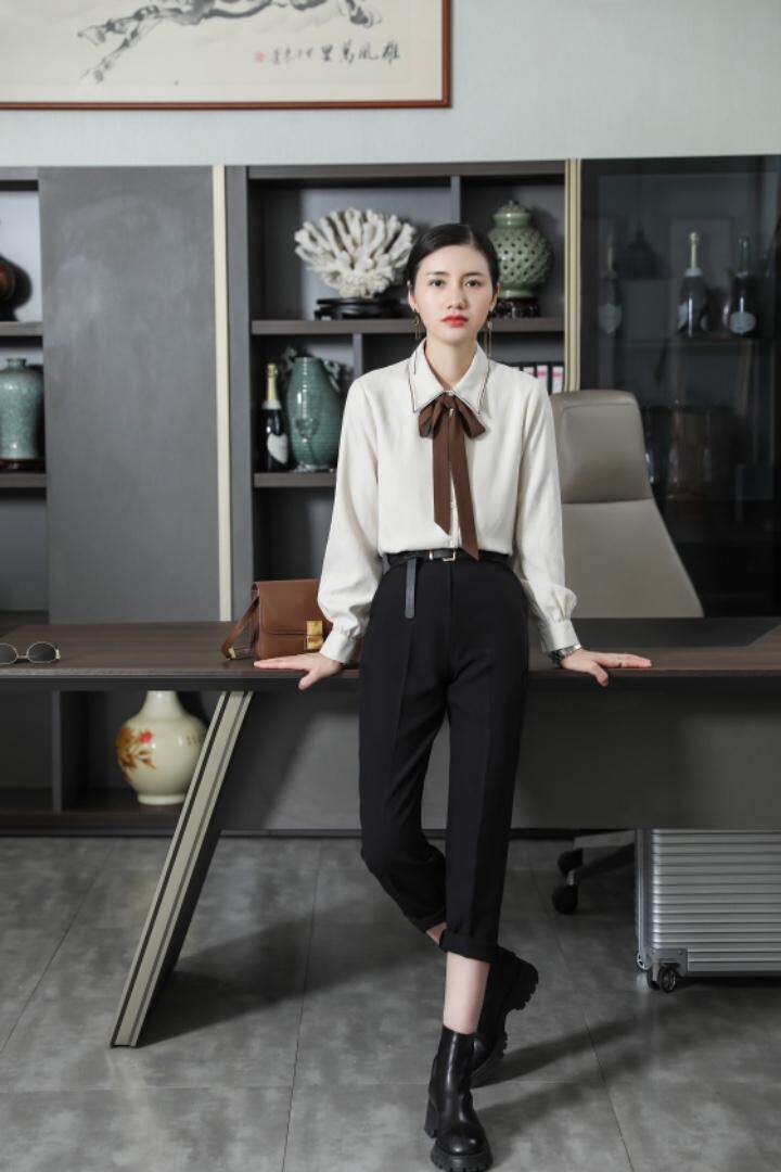 2021冬季领口绣花简约气质款，其它，咔绣