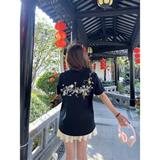 黑色