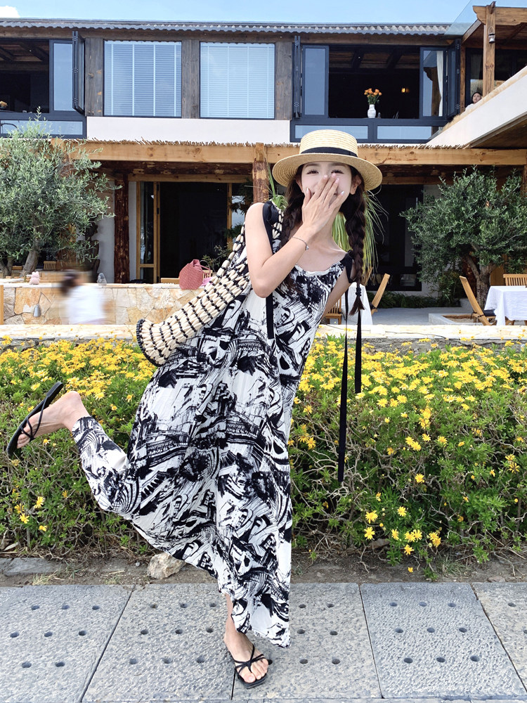 度假风印花吊带裙女2025夏季新款超好看设计感洋气时髦气质连衣裙,女装连衣裙,浙宝128A