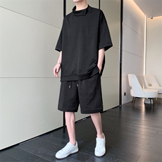 黑色