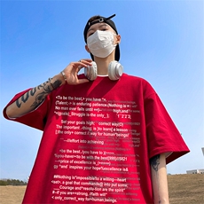 酒红色