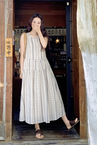 复古文艺风印花无袖背心连衣裙女2025夏季新款独特漂亮宽松a字裙图片