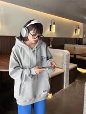 现货秋季款：潮流新款戴帽卫衣，女装卫衣/绒衫，泽妤