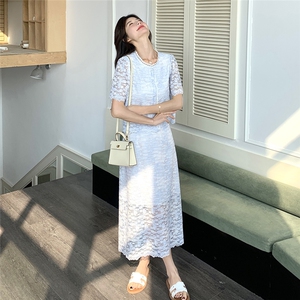 2025新款小香风蕾丝套装裙夏季高级感温柔风镂空上衣半身裙两件套图片