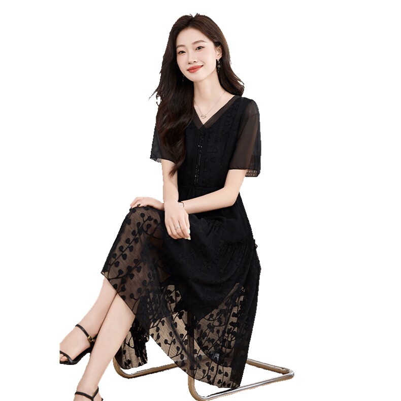 现货2024剪花提花显瘦减龄亮片连衣裙,女装连衣裙,衣佳和